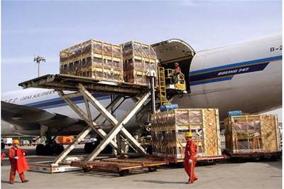 香港出口危險品國際空運(yùn)專線價格解析與運(yùn)輸代理服務(wù)指南